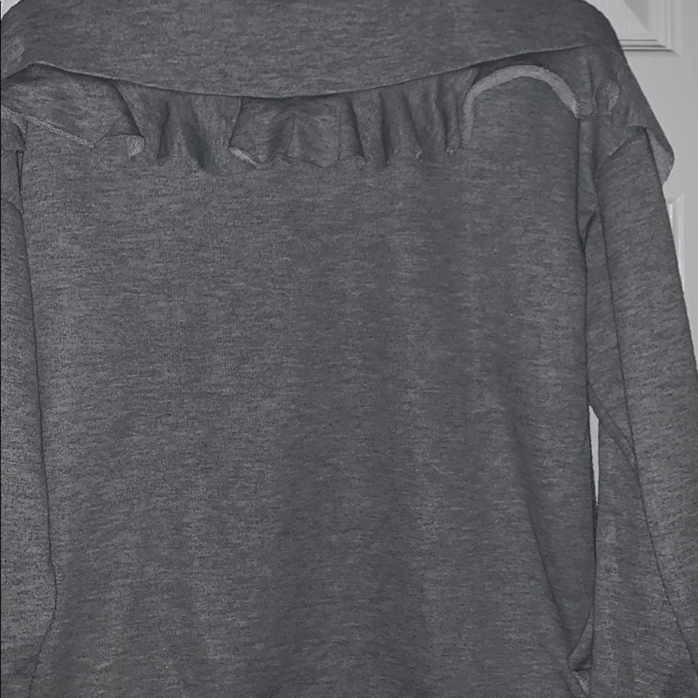 Adorable Ruffle Sweatshirt! - Picture 4 of 4